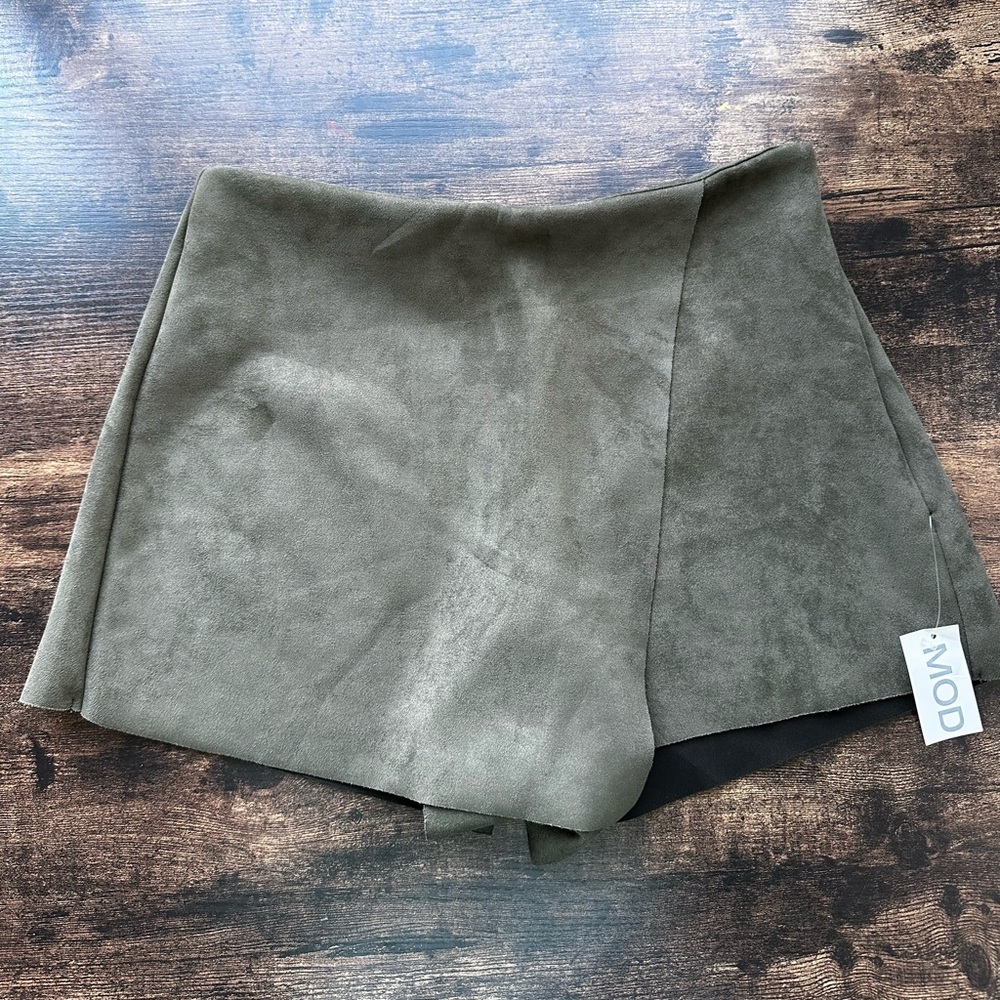 Mod Olive Skirt/Skort NWT Medium - Picture 12 of 13